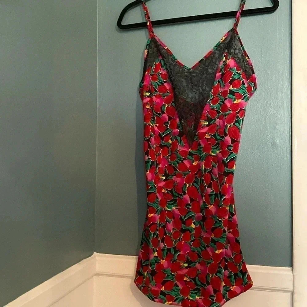 Victoria Secret gold label slip/nightie - size small- pink/red tulip pattern